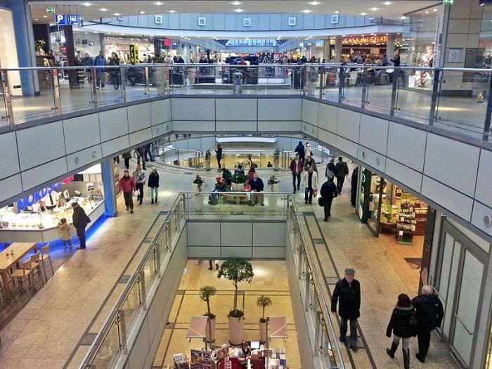 Der Inbegriff des Konsums zur Weihnachtszeit, ein Shoppingcenter. (c) Goodway